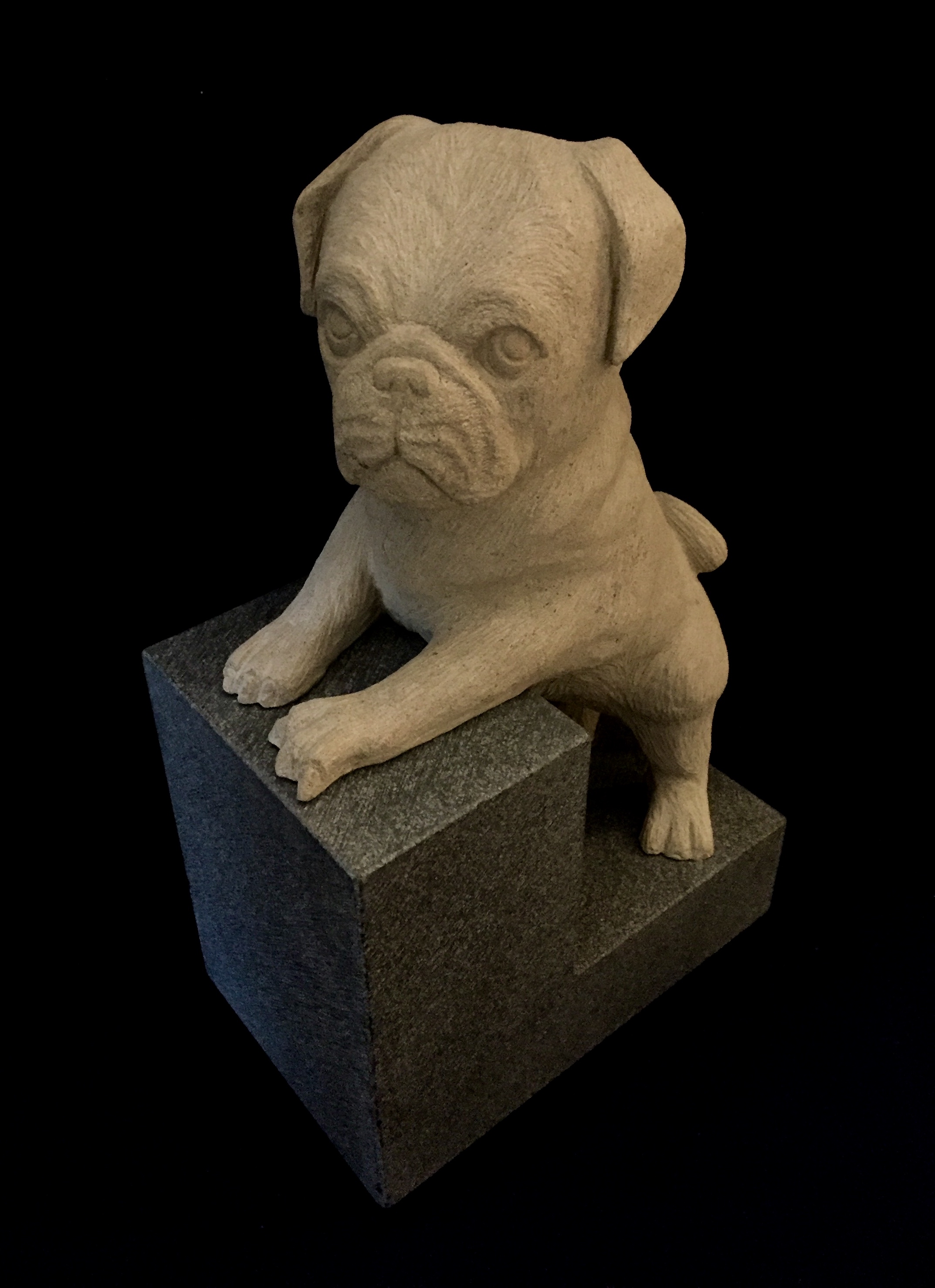 Mops, Bildhauerarbeit von Florian Weber – Aufnahme 1 von 1