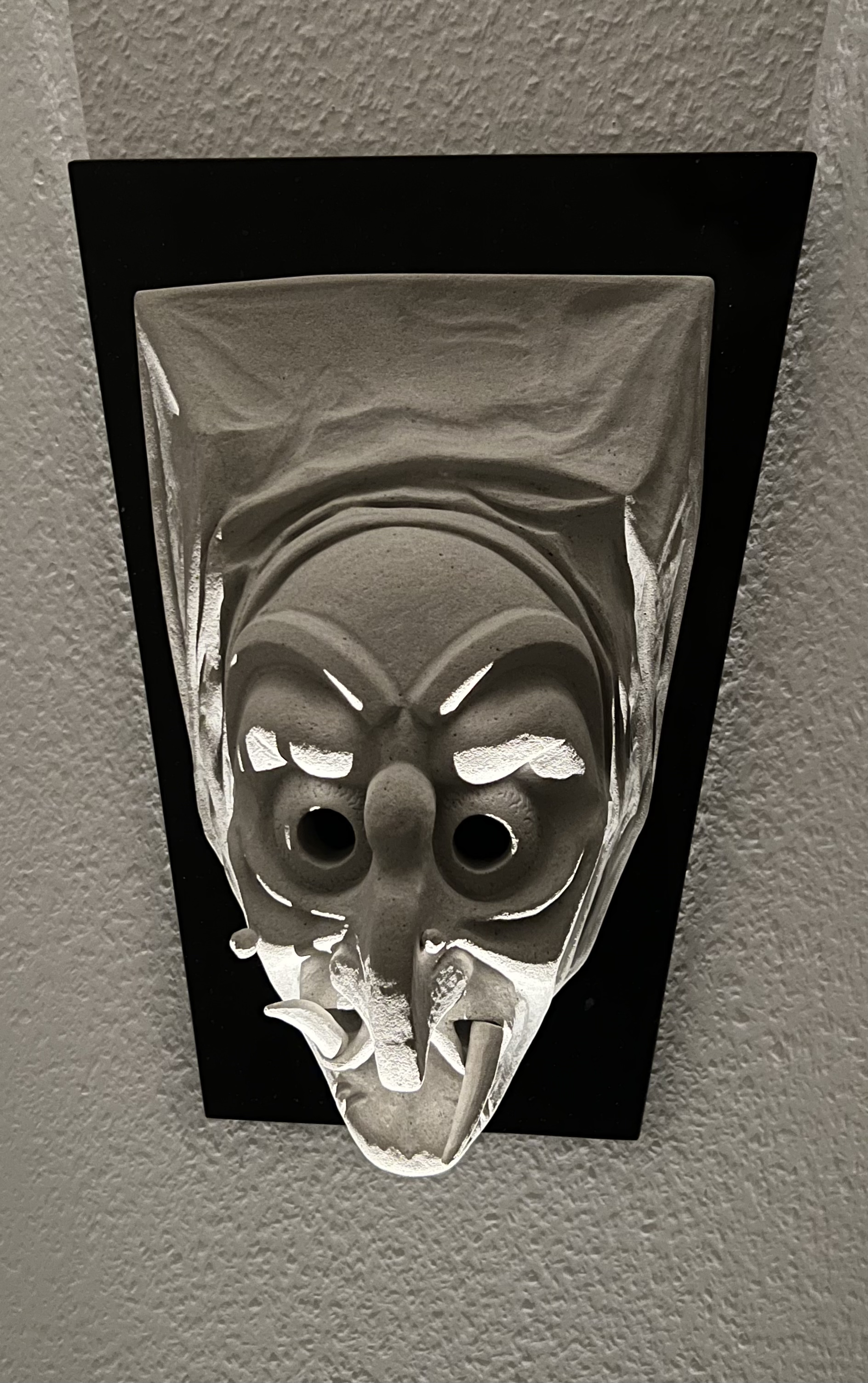 Groteske Maske, Bildhauerarbeit von Florian Weber – Aufnahme 1 von 1